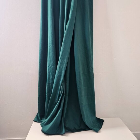 Elegant Green Adjustable Strap Maxi Dress - Picture 5 of 9